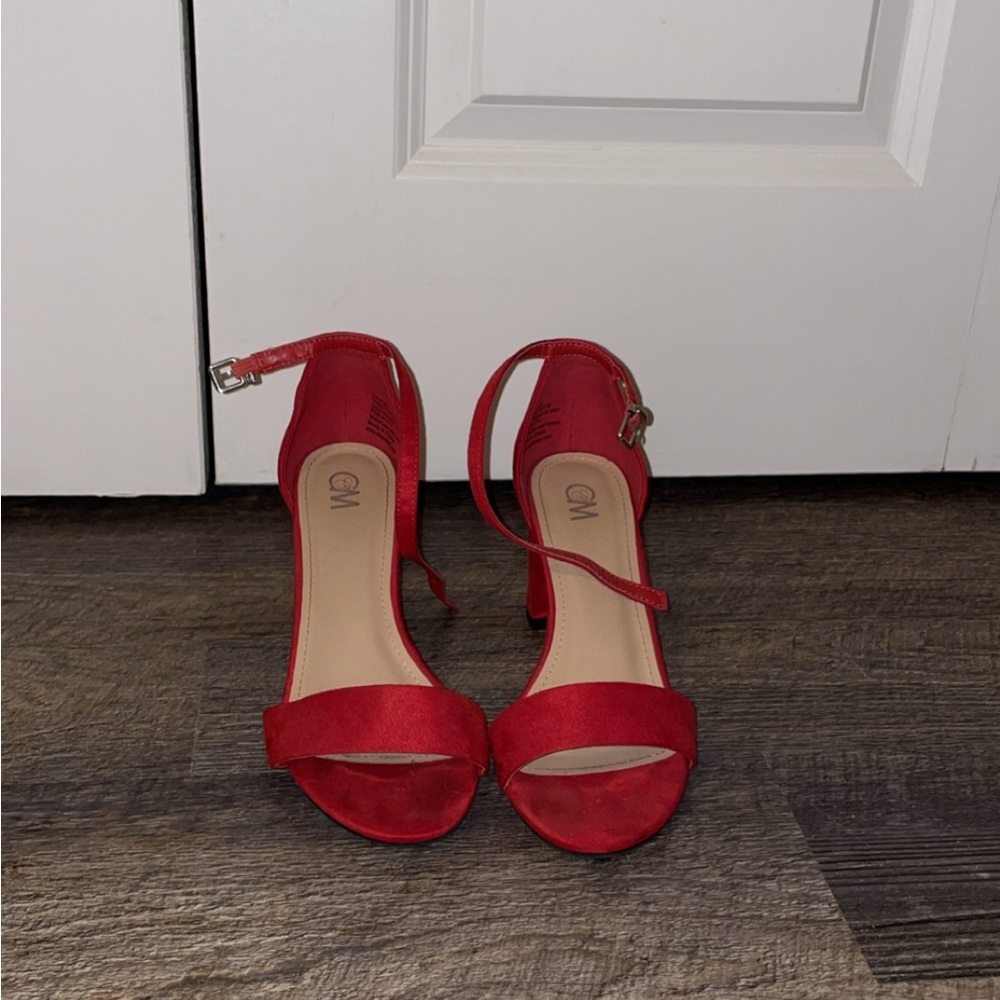 Red heels, size 8